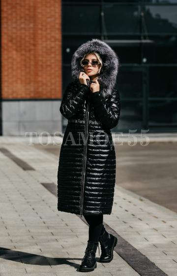 Стеганое чёрное пальто с мехом