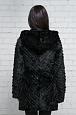 Шуба из вязаной норки черного цвета приталенная с капюшоном фото №5