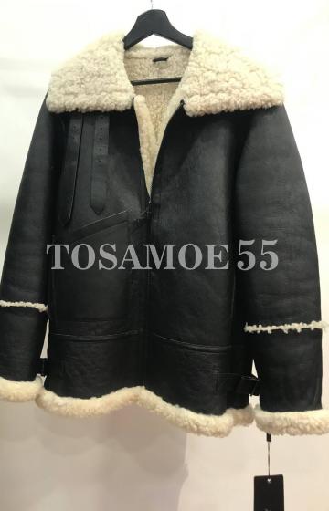 Черная укороченная дубленка с белым мехом