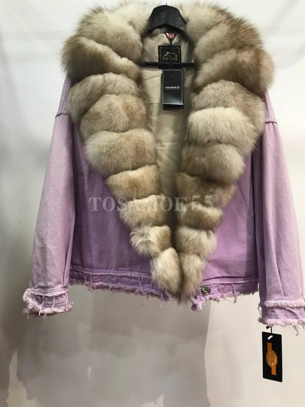Фиолетовая короткая парка с мехом песца фото №3